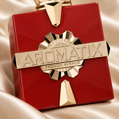 French Avenue Aromatix Carnal Desire 100 ml: Close-up of the gold Aromatix plaque on the red bottle